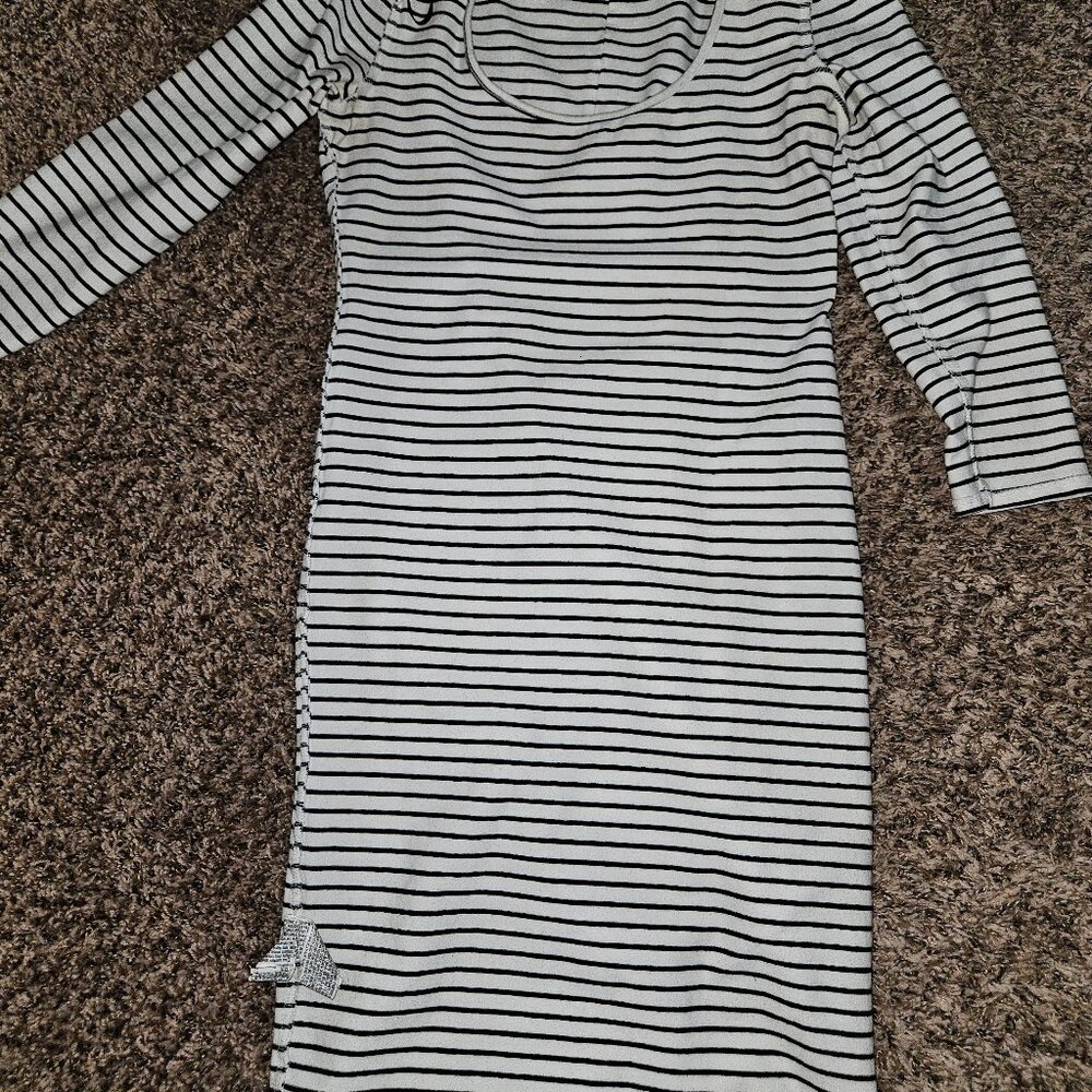 🌟 Forever 21 Striped Midi Dress - Size Large 🌟
